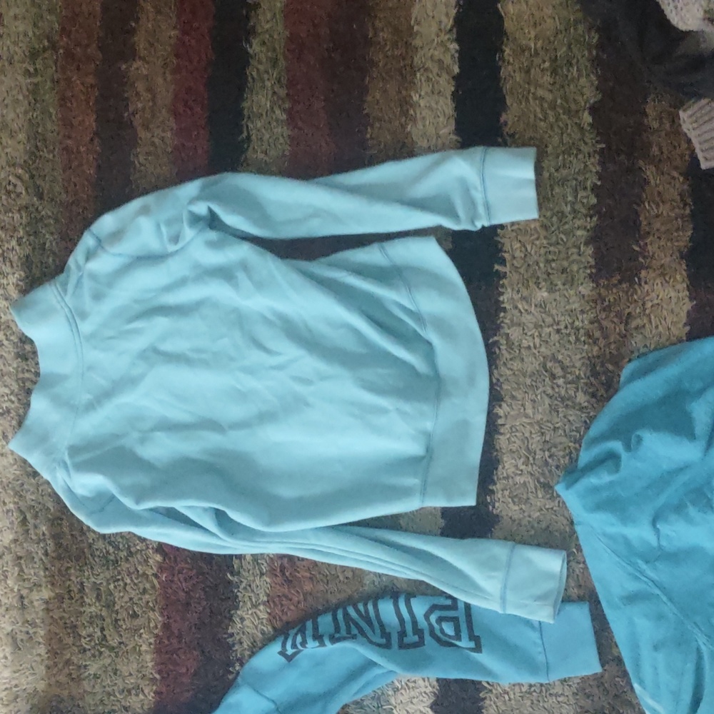 3 Pink sweatshirts - Picture 5 of 7